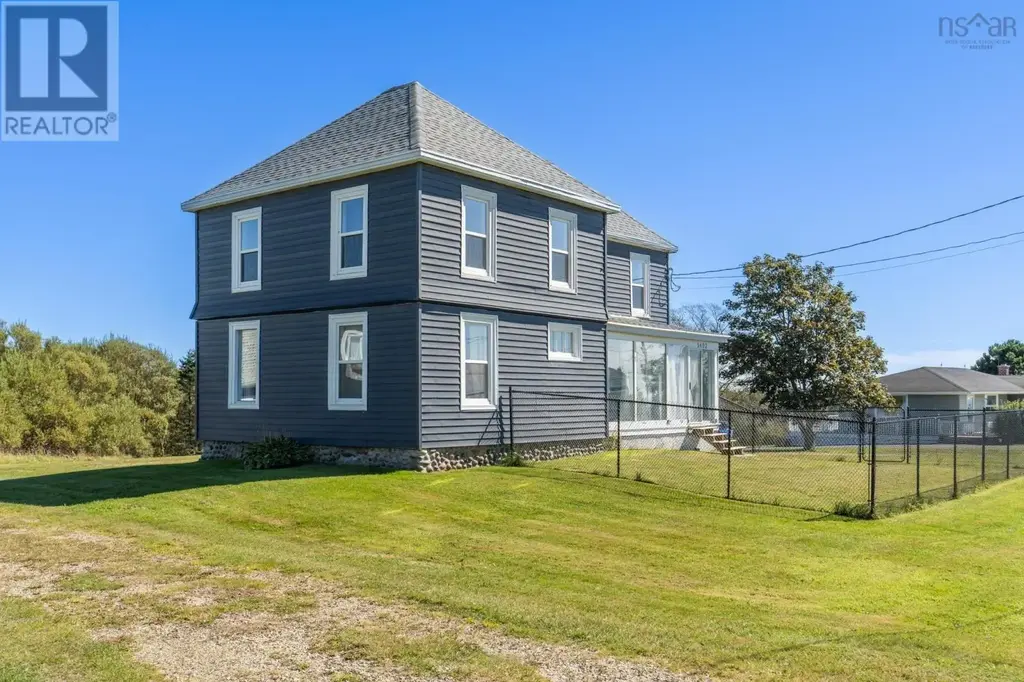 5402 Highway 1, Salmon River