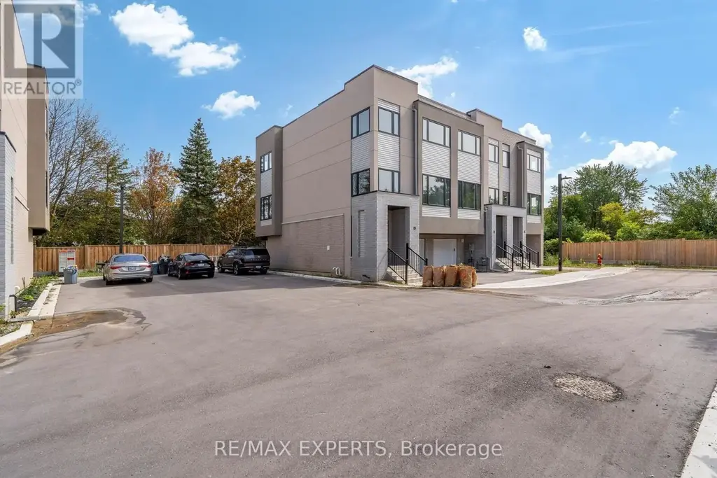 21 Carl Hill Lane, Richmond Hill (Langstaff)