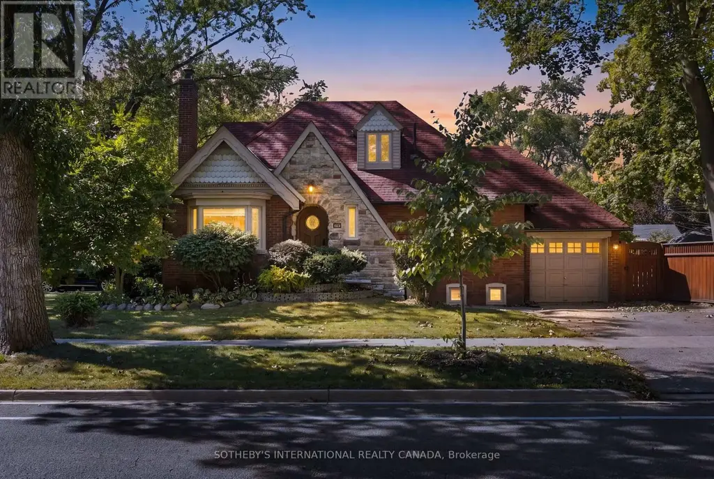 1048 Royal York Road, Toronto (Kingsway South)