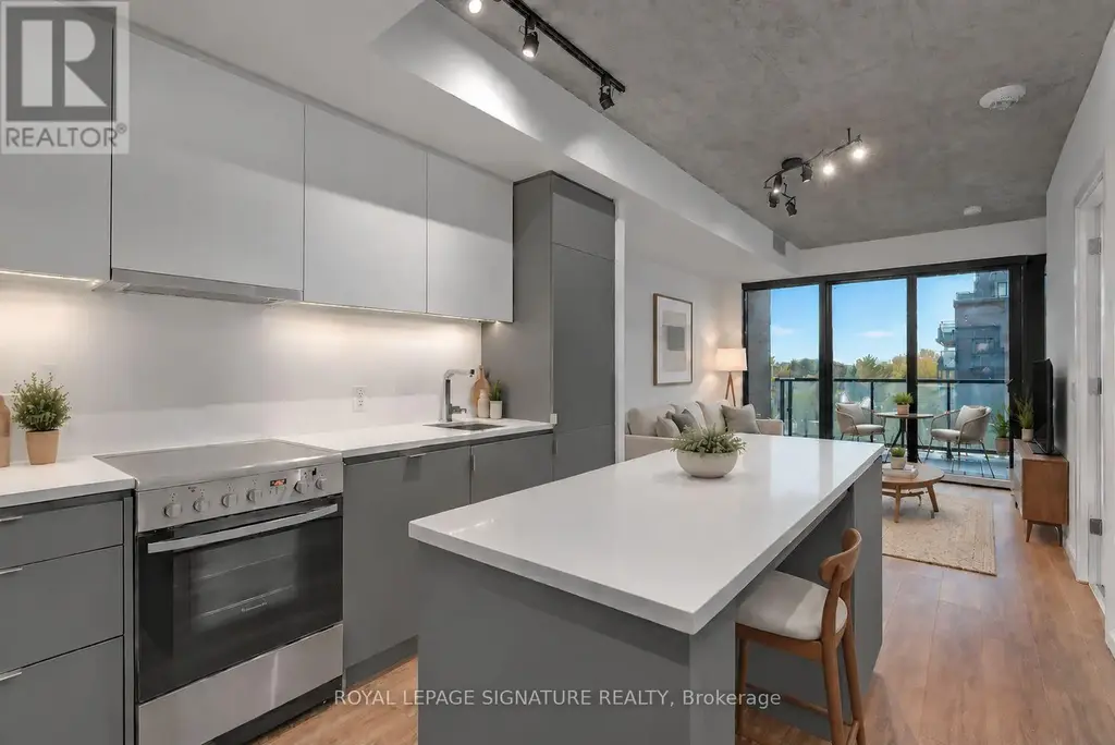 426 - 7 Smith Crescent, Toronto (Stonegate-Queensway)