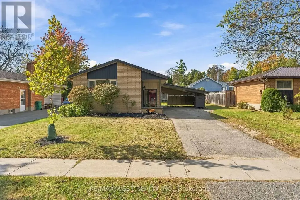 1271 Franklin Drive, Peterborough (Northcrest Ward 5)