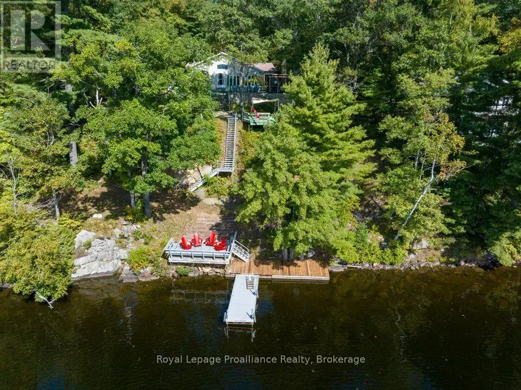 1231 Chimney Point Lane, Central Frontenac
