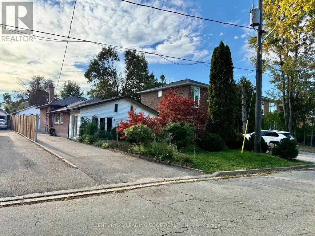 22 Highbury Road, Toronto (Humberlea-Pelmo Park)