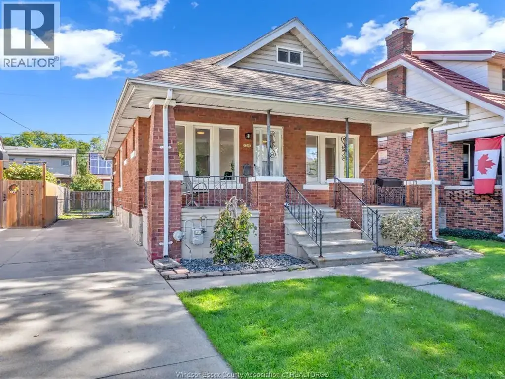 2352 Lincoln Road, Windsor