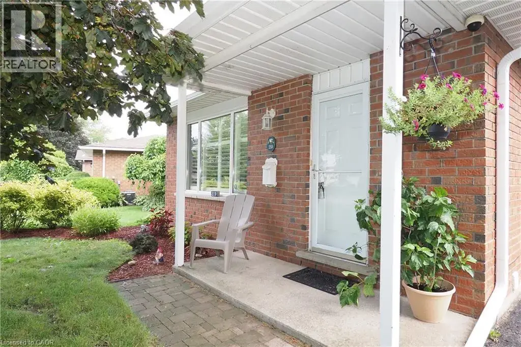 219 Foxhunt Road, Waterloo