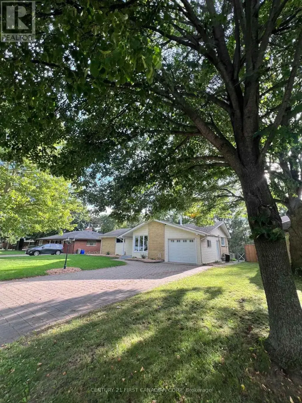 604 Headley Drive, London North (North O)