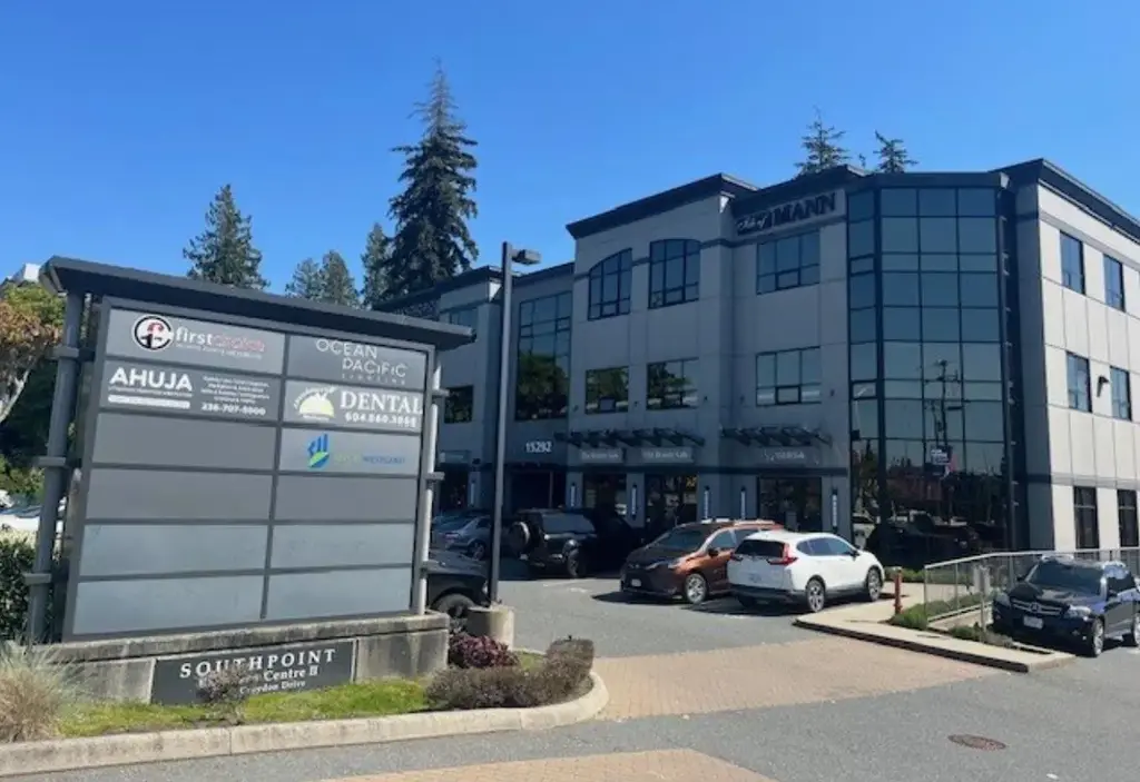 304 15292 Croydon Drive, Surrey