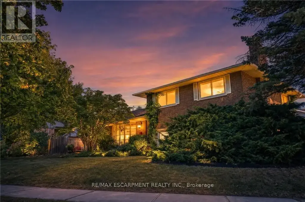 517 Rosedale Crescent, Burlington (Roseland)