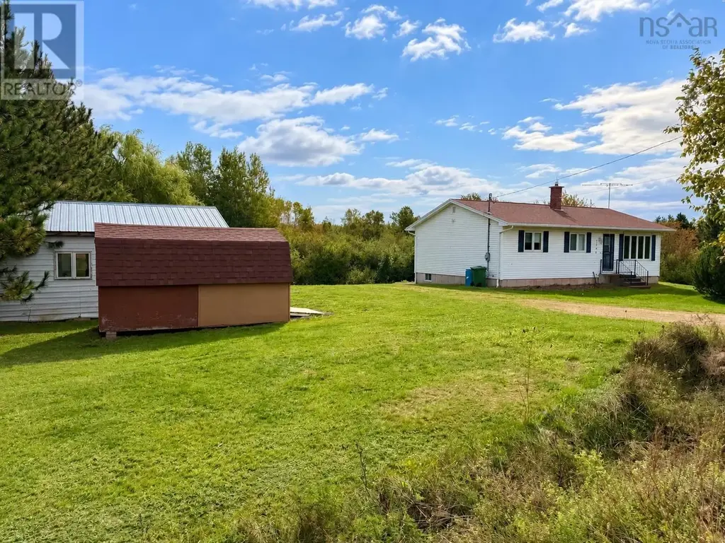 1366 Shinimicas Road, Northport