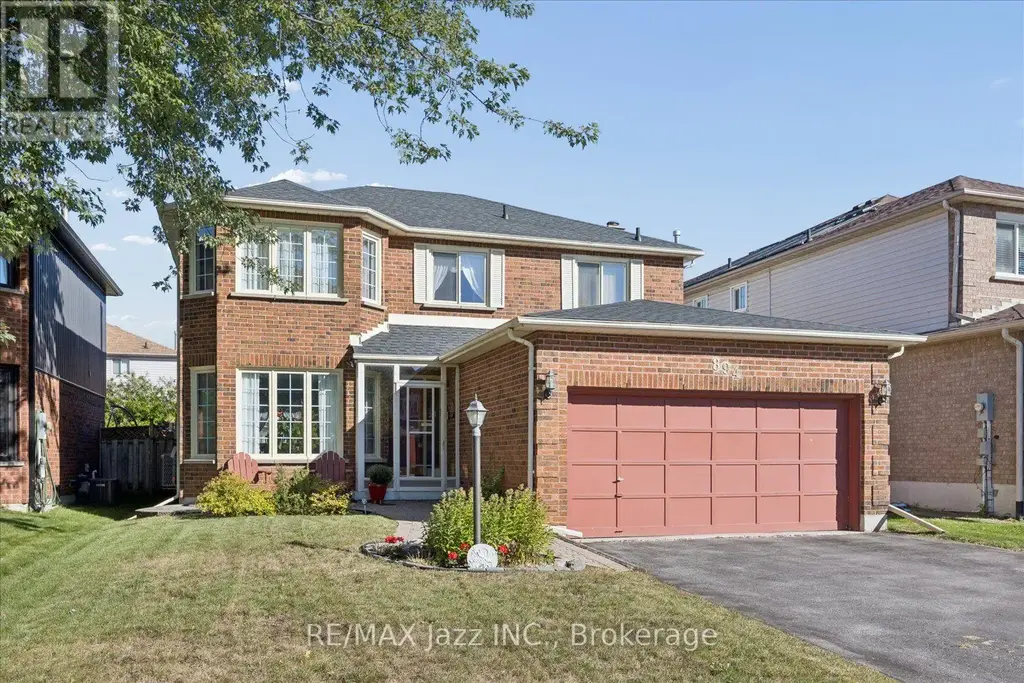 894 Grandview Street N, Oshawa (Pinecrest)