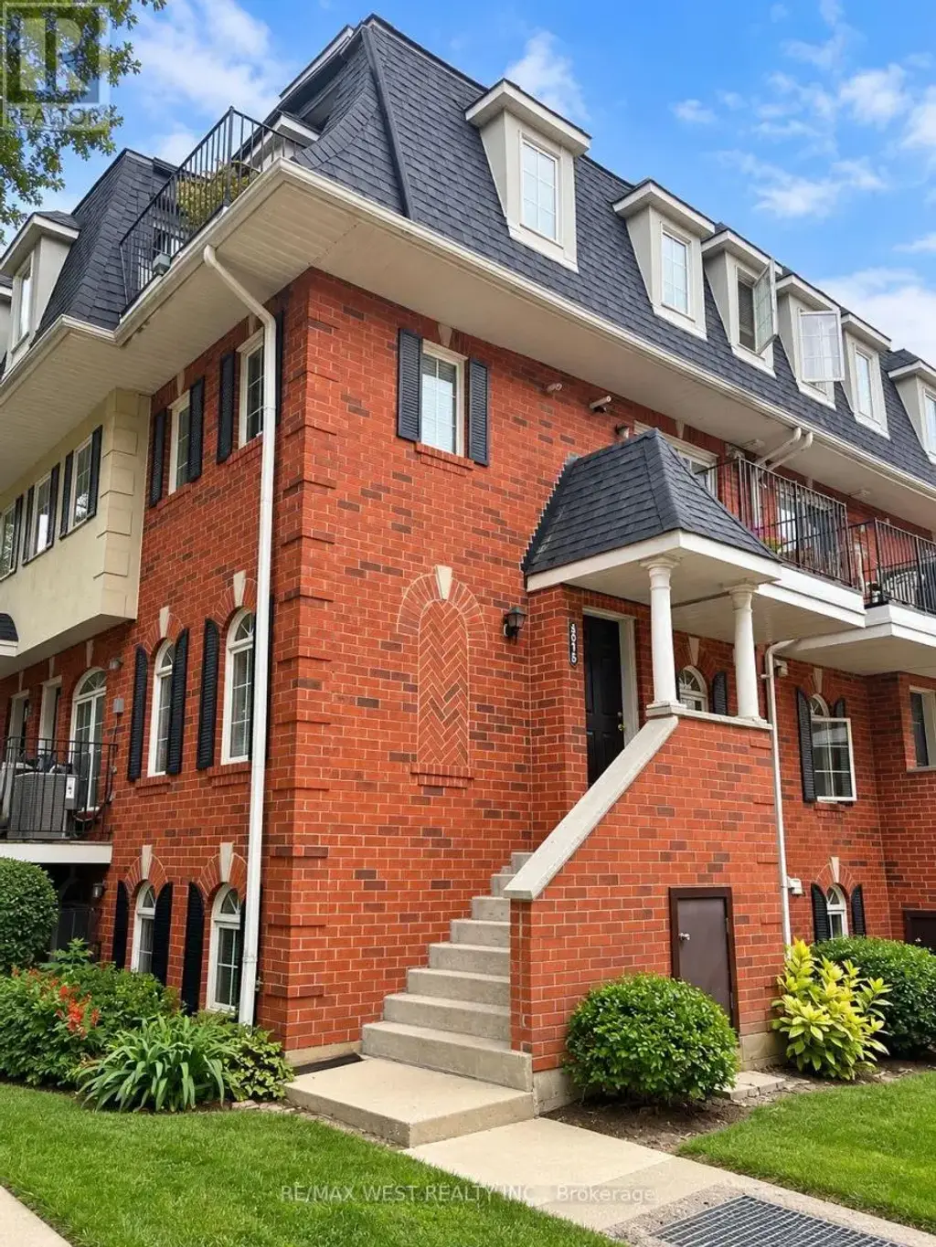 301 - 64 Sidney Belsey Crescent, Toronto (Weston)