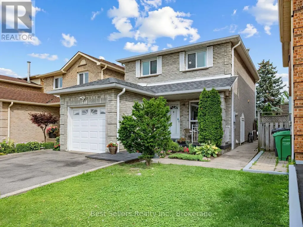 234 Lech Walesa Drive, Mississauga (Fairview)