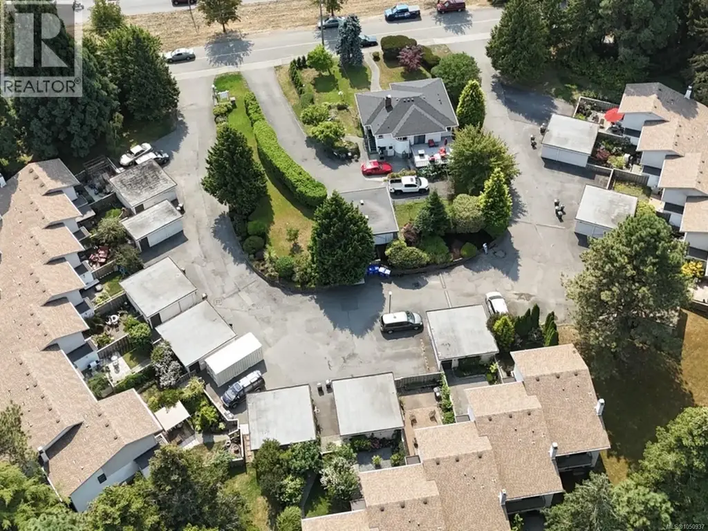 27 610 Mckenzie Ave, Saanich
