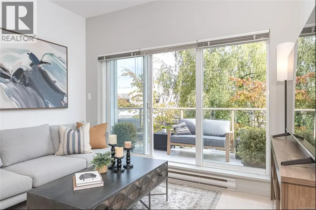216 1550 Church Ave, Saanich
