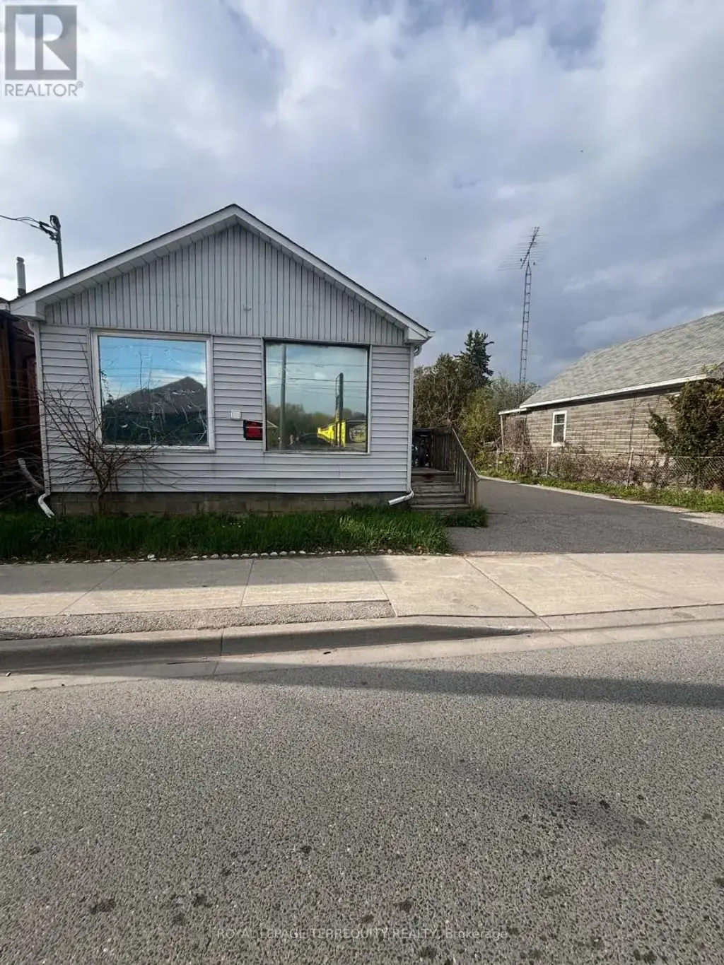 252 Bloor Street E, Oshawa (Lakeview)
