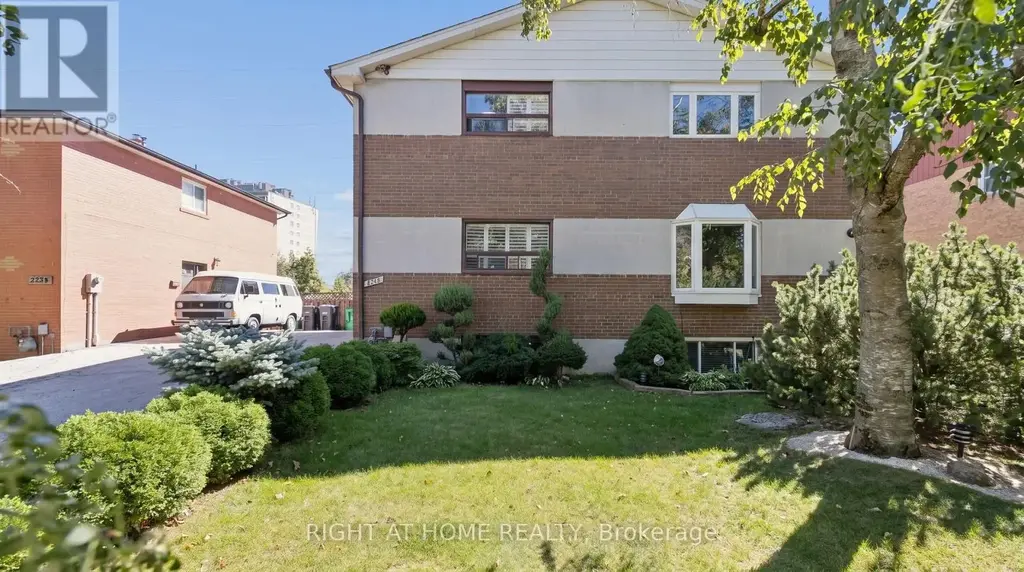 2260 Wiseman Court, Mississauga (Clarkson)