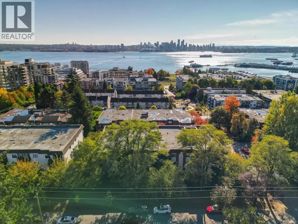 201 225 W 3rd Street, North Vancouver