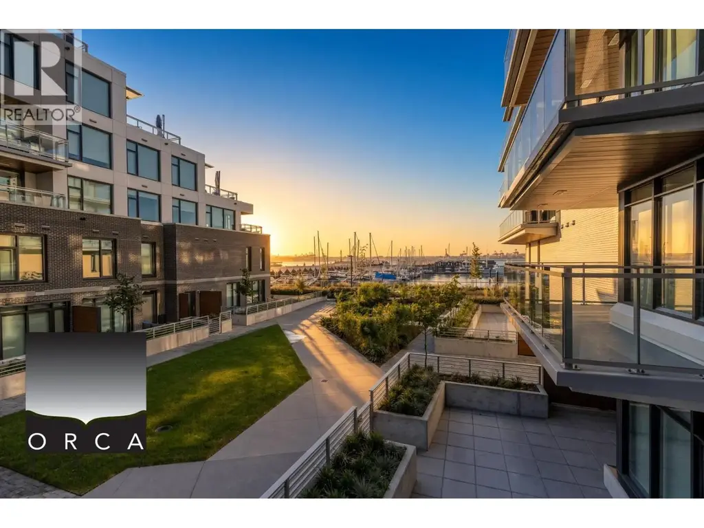 201 777 Harbour Way, North Vancouver
