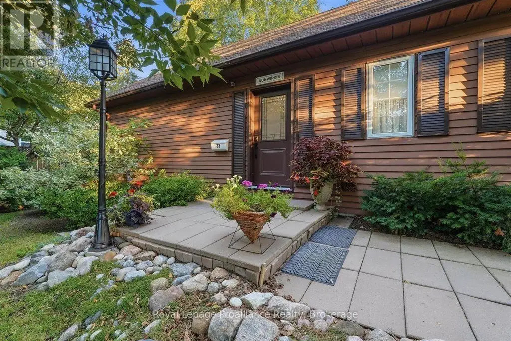 33 Lesley Drive, Belleville (Belleville Ward)