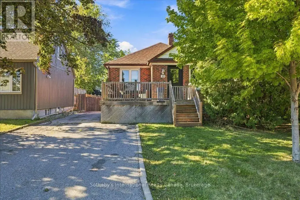 163 Deane Avenue, Oakville (CO Central)