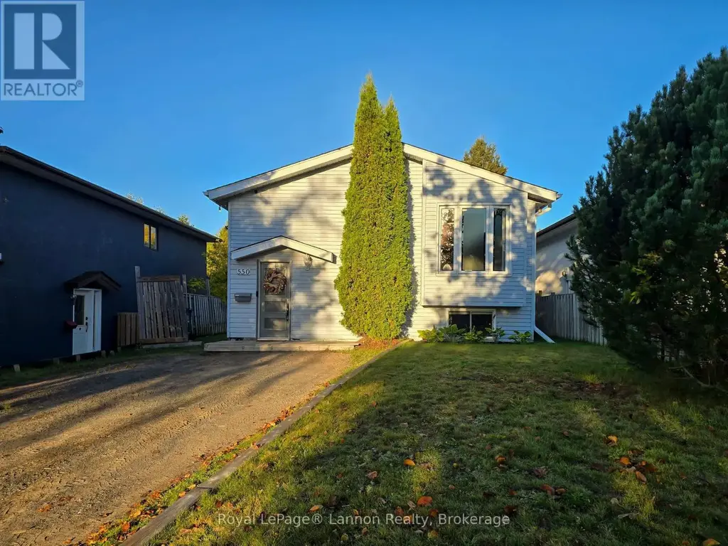 550 Lanark Crescent, Thunder Bay (County Park)