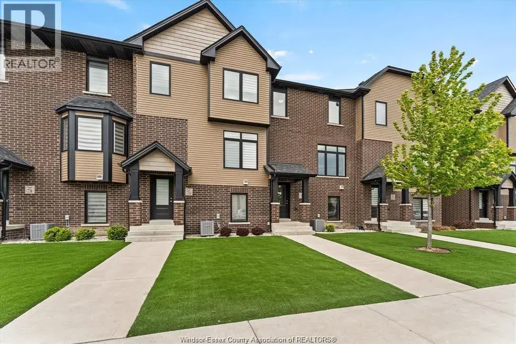 735 Brownstone Road, Lakeshore
