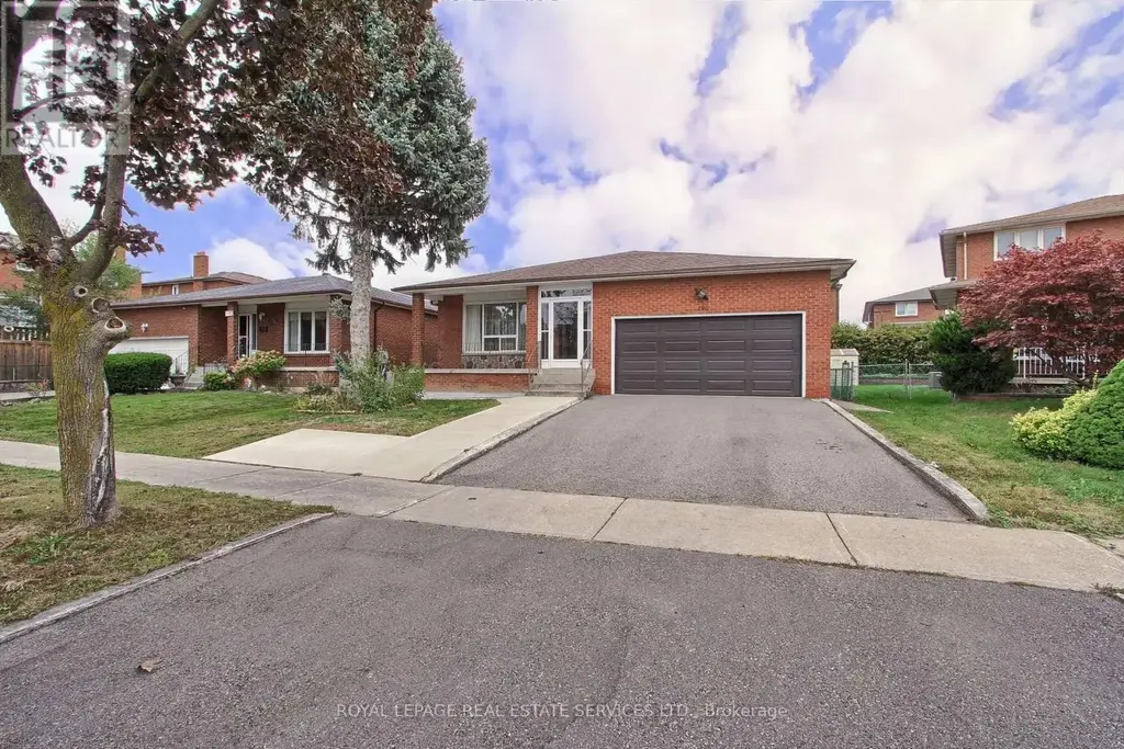 190 Benjamin Boake Trail, Toronto (York University Heights)