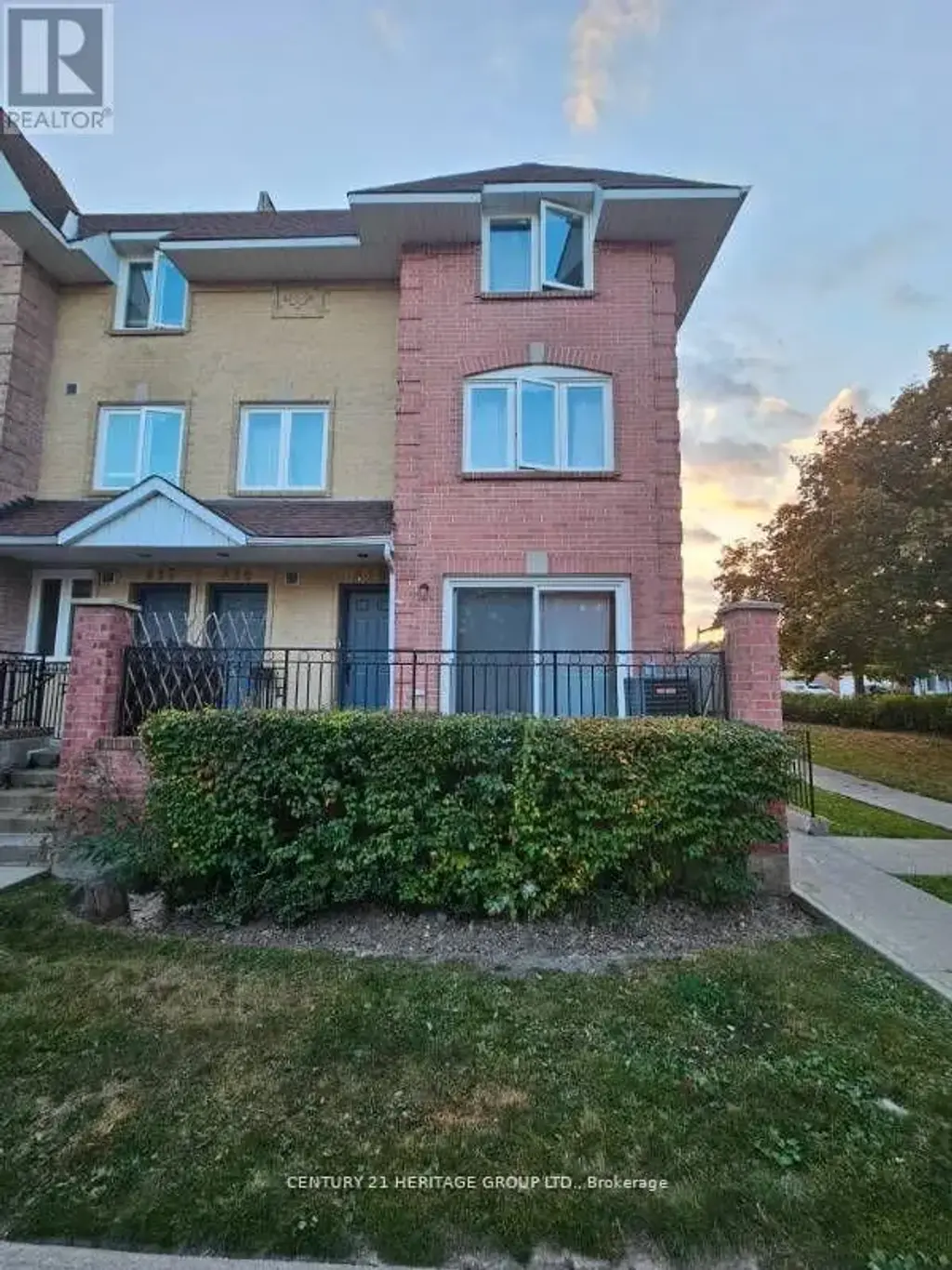 419 - 75 Weldrick Road E, Richmond Hill (Observatory)