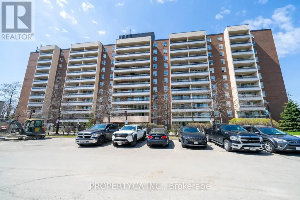 901 - 31 Four Winds Drive W, Toronto (York University Heights)