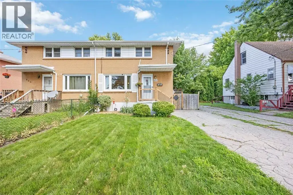 684 Kember Avenue, Sarnia