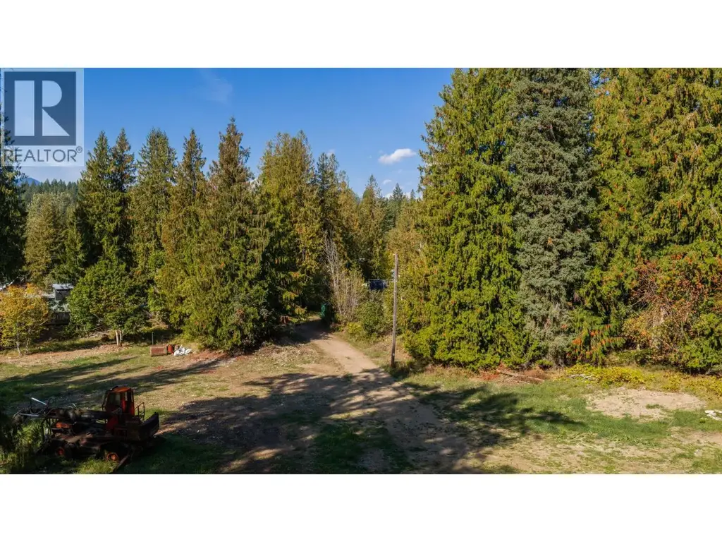 16078 Highway 3a, Crawford Bay