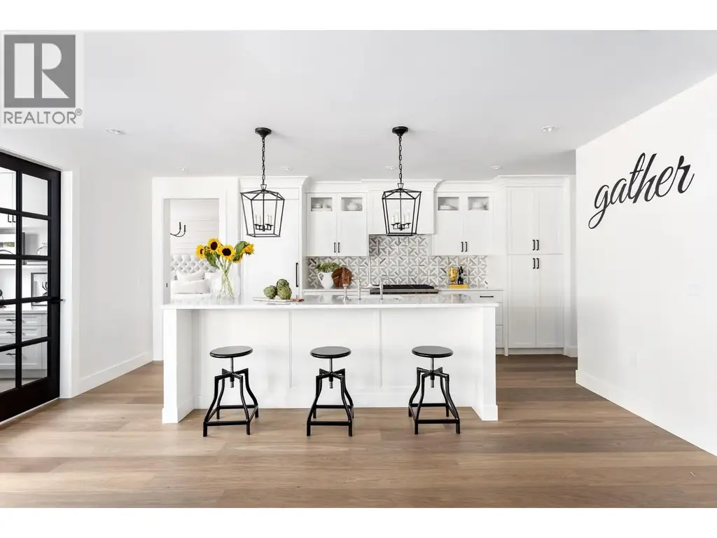 102 1055 Ridgewood Drive, North Vancouver