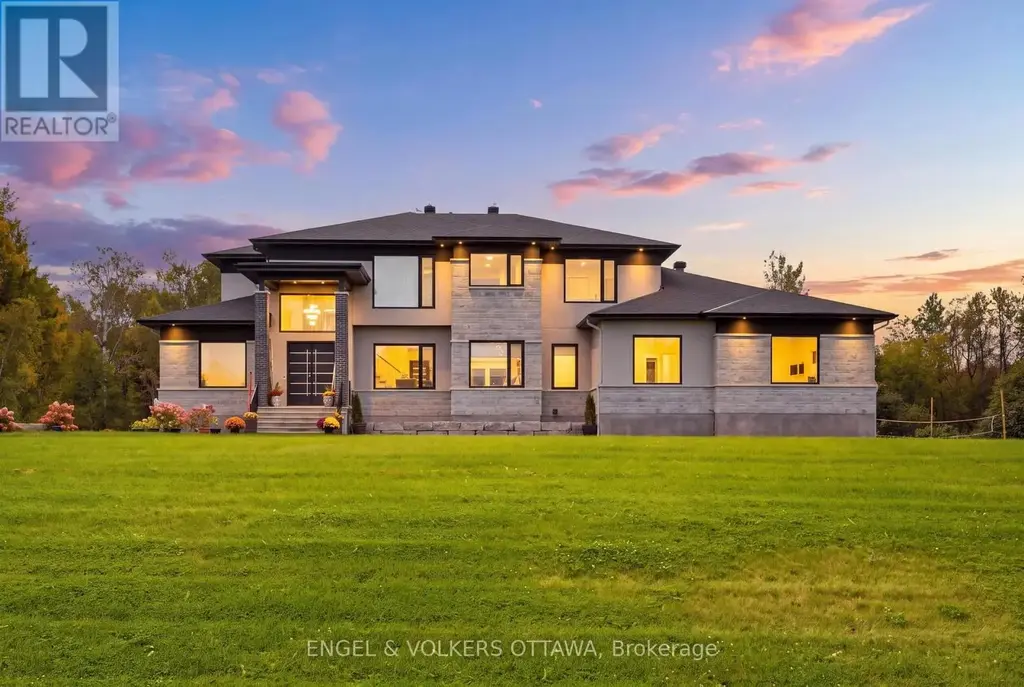 1057 Green Jacket Crescent, Ottawa