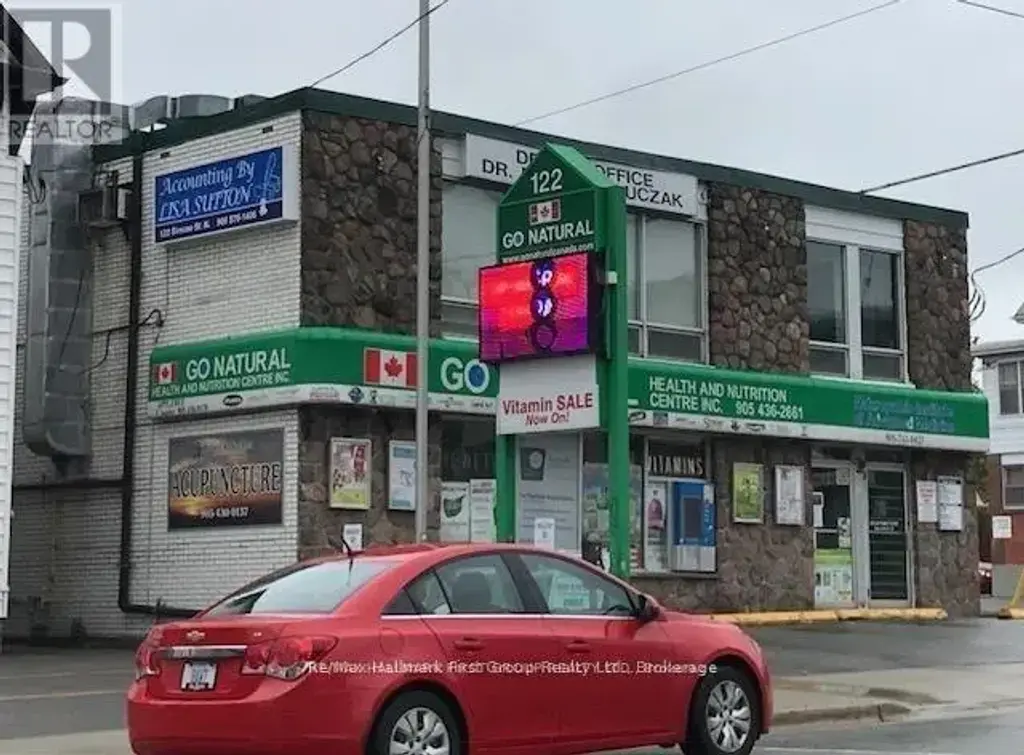 122 Simcoe Street, Oshawa (O'Neill)