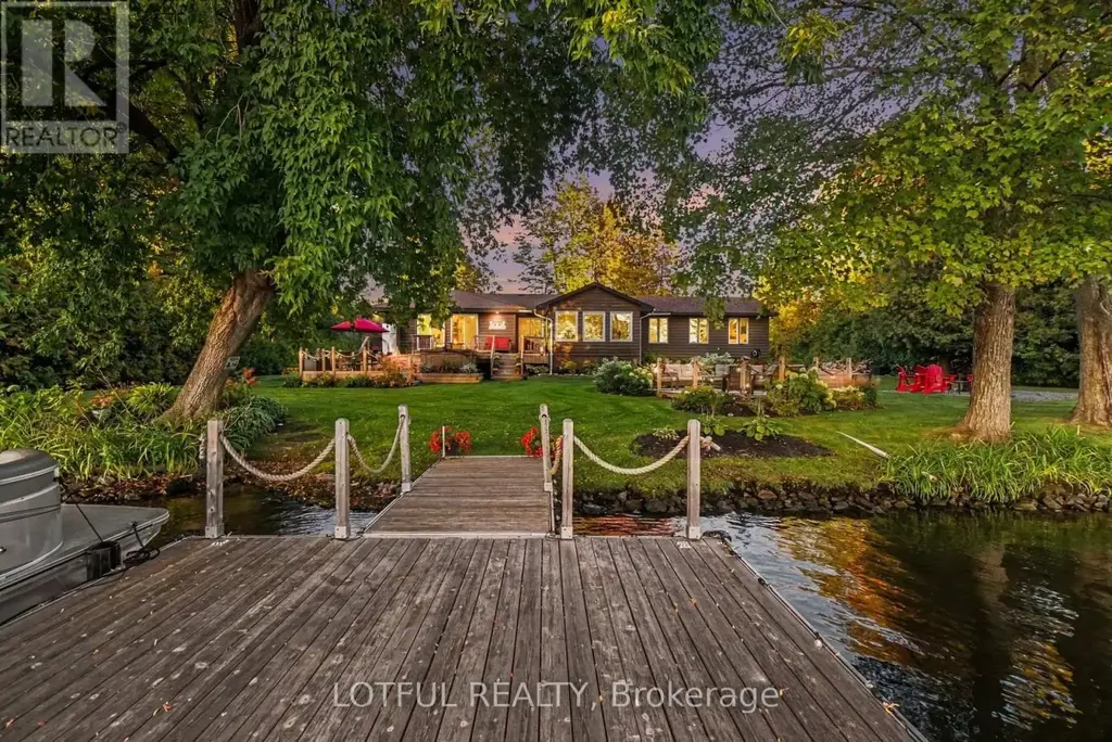2420 Pine Avenue, Ottawa