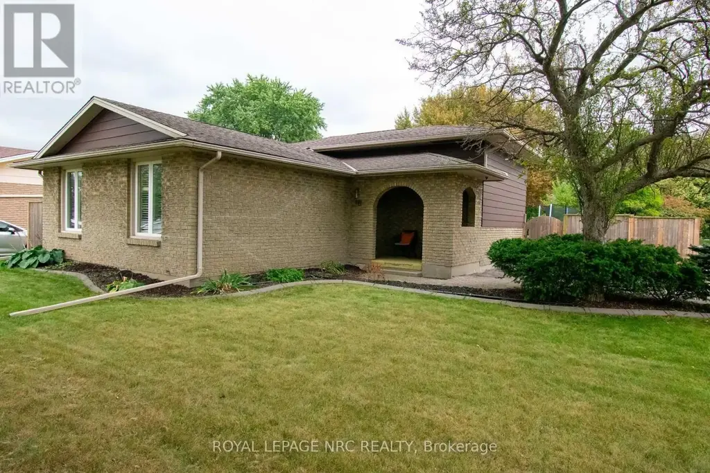 46 Trelawn Parkway, Welland (N. Welland)