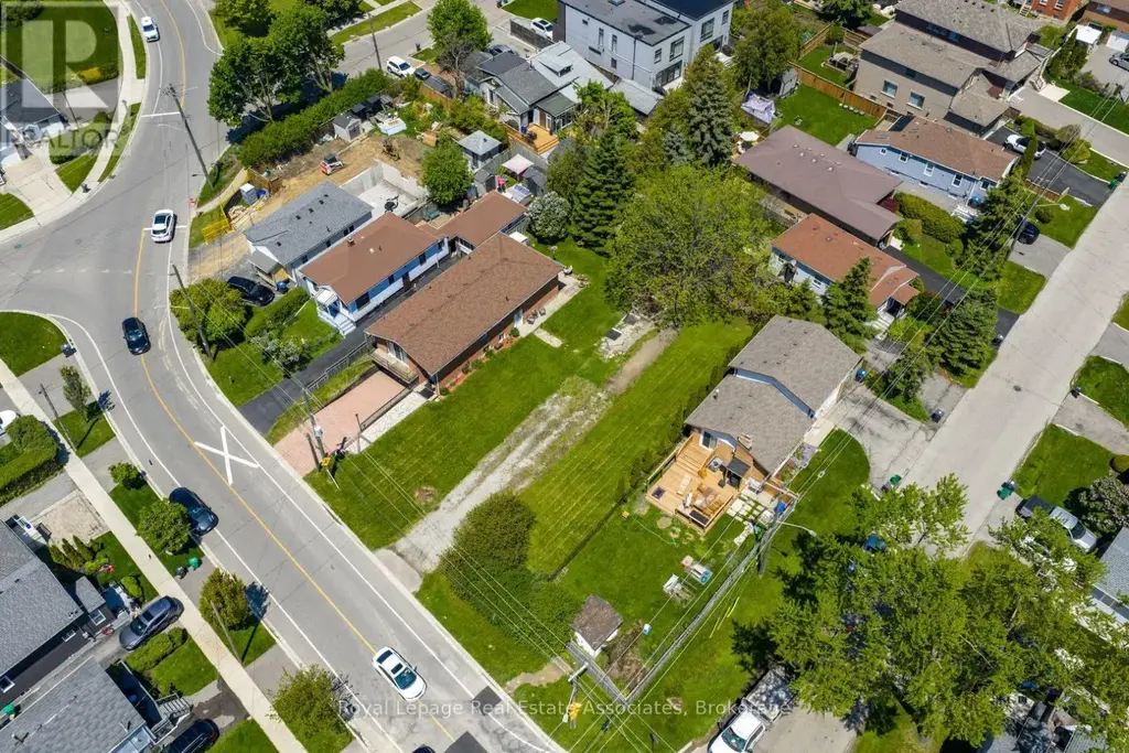 1067 Alexandra Avenue, Mississauga (Lakeview)
