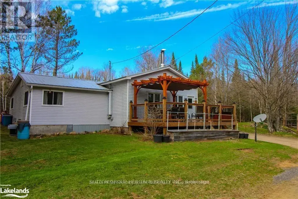 1241 One Mile Drive, Minden Hills (Minden)