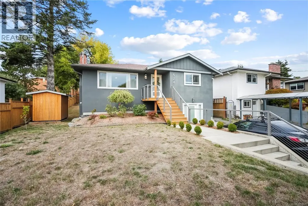 524 Warren Ave, Saanich