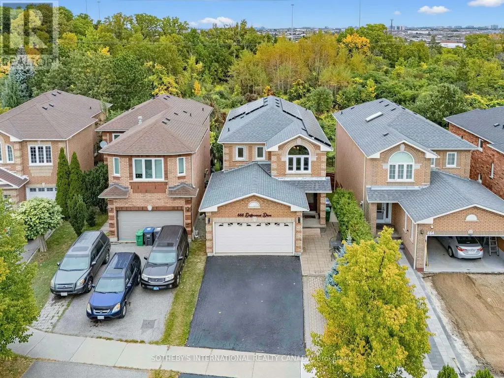 668 Driftcurrent Drive, Mississauga (Hurontario)