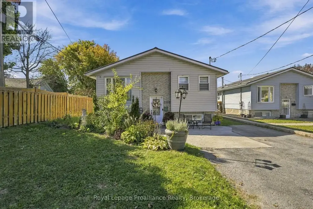 208 Byron Street, Quinte West (Trenton Ward)
