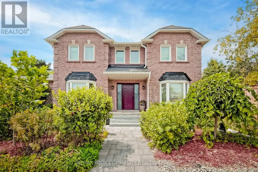 2 Kirkland Court, Richmond Hill (Westbrook)