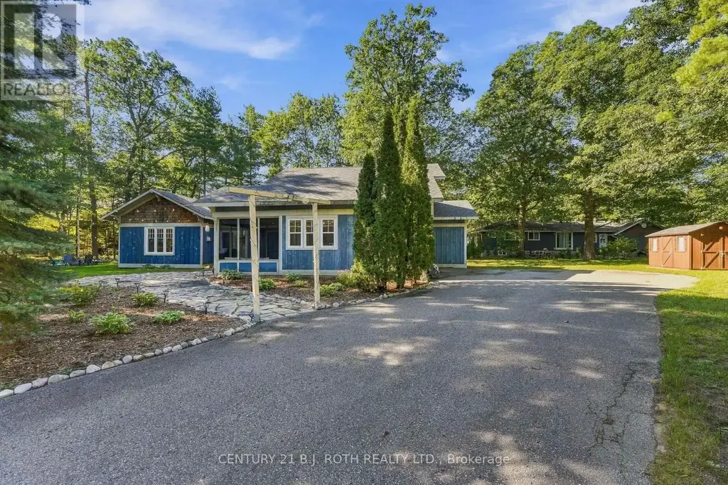 11 Rosemary Road, Tiny