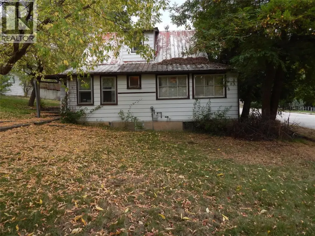 916 Cook Street, Creston
