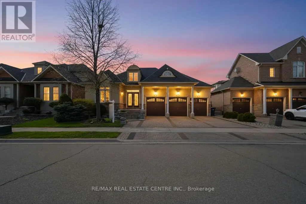 10 Eiffel Boulevard, Brampton (Vales of Castlemore North)