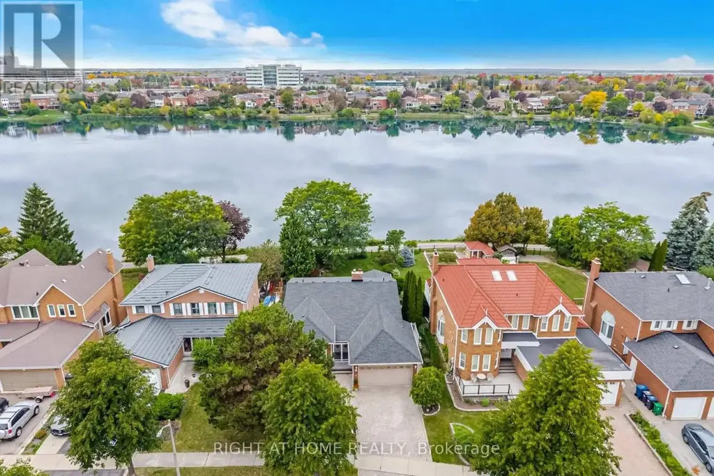 10 Piccolo Wood, Brampton (Northgate)