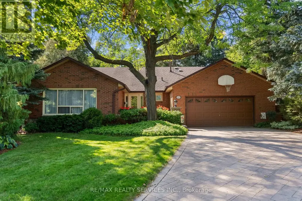 22 Oldham Crescent, Brampton (Snelgrove)