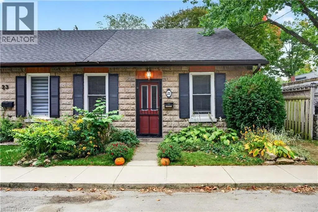 21 Brock Street N, Dundas