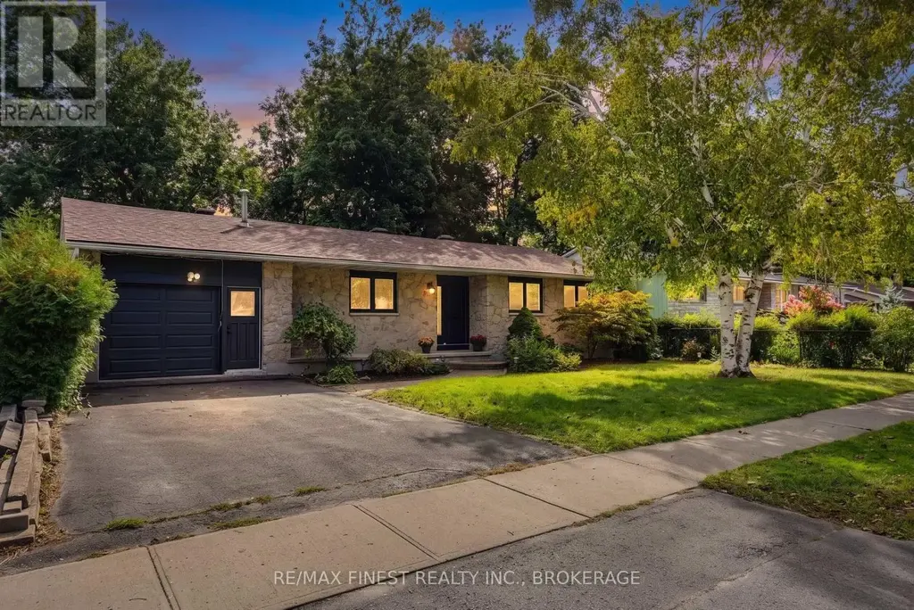 933 Mayfair Crescent, Kingston (South of Taylor-Kidd Blvd)