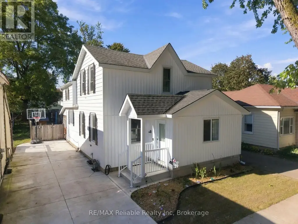 49 Main Street N, Huron East (Seaforth)